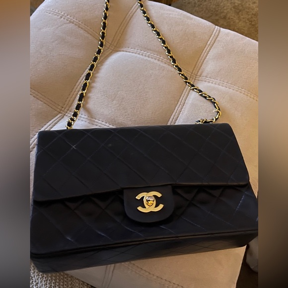 Chanel 10” medium double flap black quilted with gold accents - Picture 5 of 6